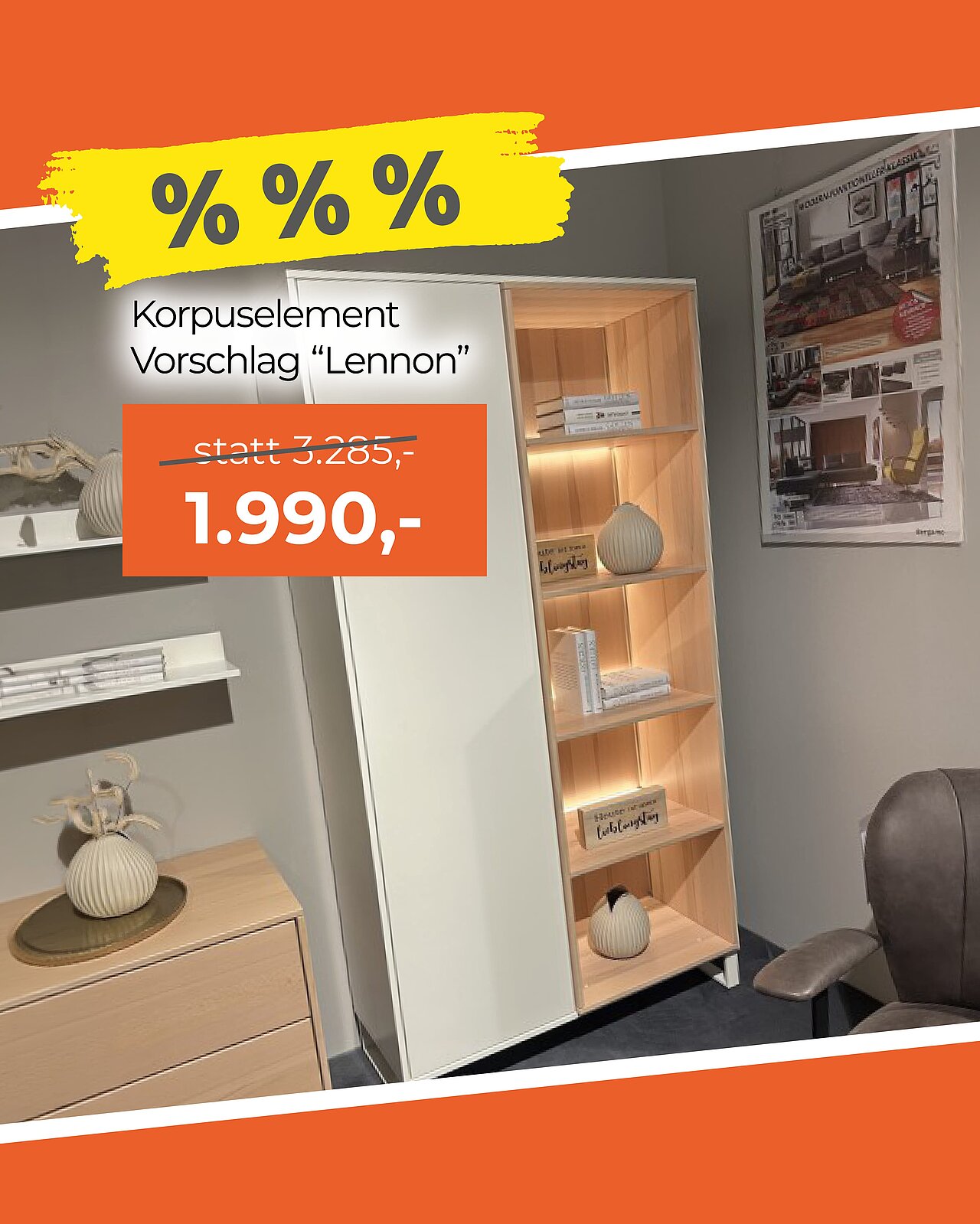 weißer Schrank mit integrierten LEDs und offenen Regalfächern