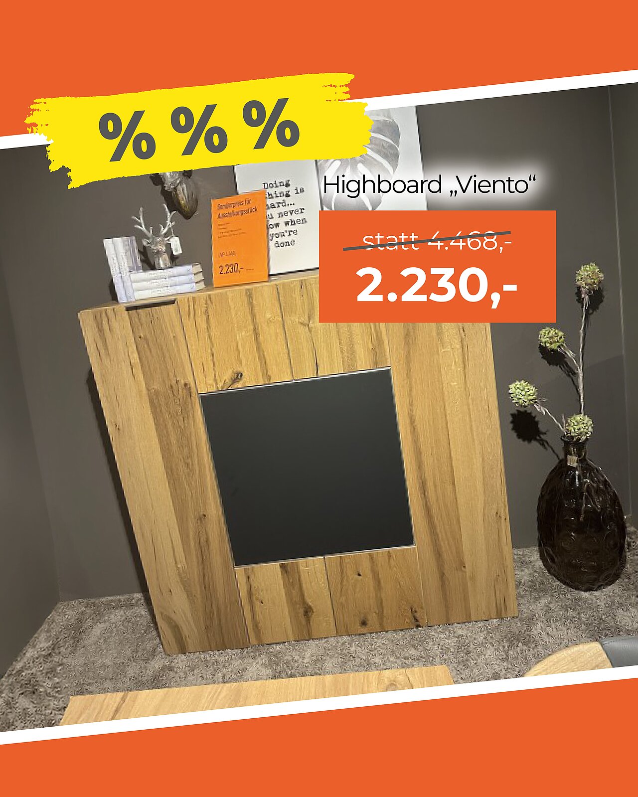 Holz-Highboard mit quadratischem Ausschnitt